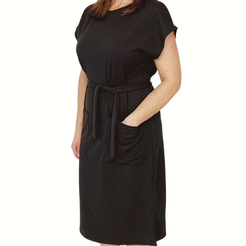 ⭐️BLACK MIDI DRESS W/BELT